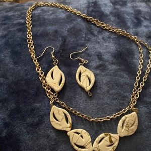 White necklace and earrings set
